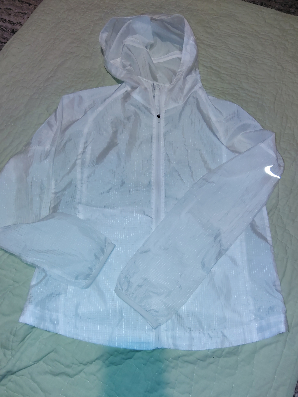 Nike White Hooded Lightweight Windbreaker Jacket